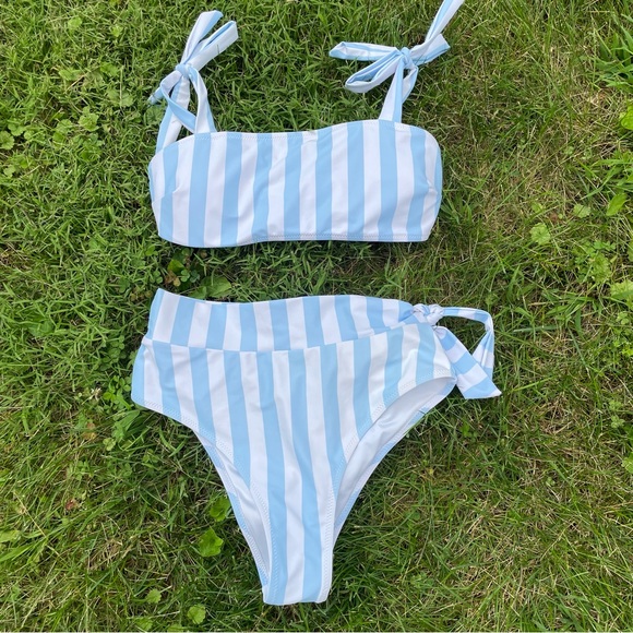Blooming Jelly Other - Striped Blue and White Bikini‎ Set